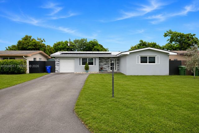 8211 NW 12th St, Pembroke Pines, FL 33024