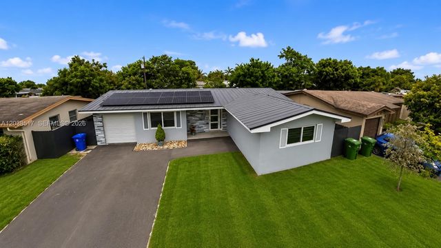 8211 NW 12th St, Pembroke Pines, FL 33024