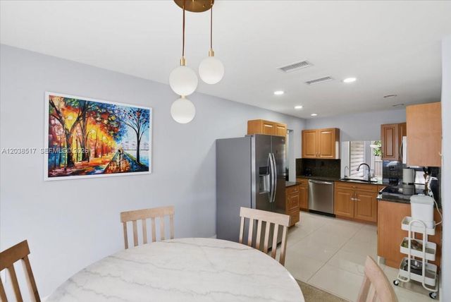 8211 NW 12th St, Pembroke Pines, FL 33024