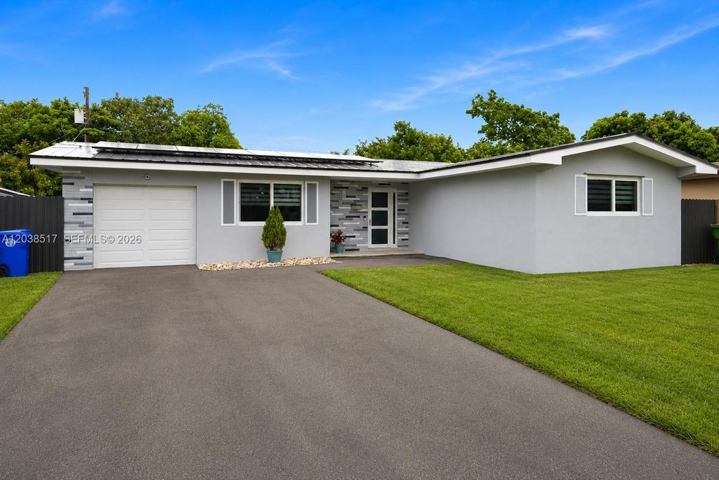 8211 NW 12th St, Pembroke Pines, FL 33024