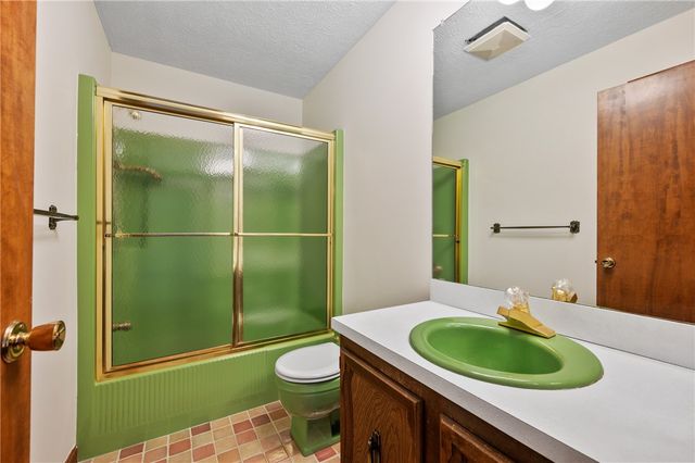 3132 Lake Rd, North Beaver Twp, PA 16102
