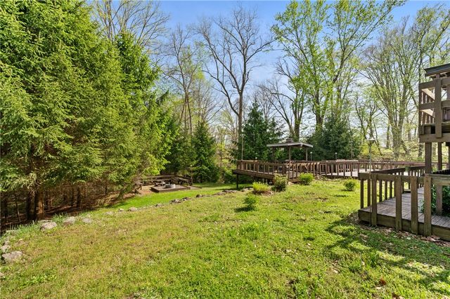 3132 Lake Rd, North Beaver Twp, PA 16102