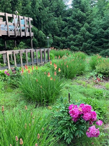 3132 Lake Rd, North Beaver Twp, PA 16102