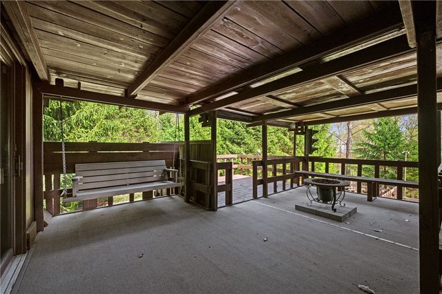 3132 Lake Rd, North Beaver Twp, PA 16102