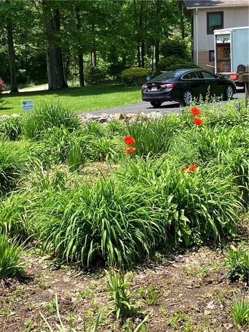 3132 Lake Rd, North Beaver Twp, PA 16102