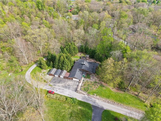 3132 Lake Rd, North Beaver Twp, PA 16102