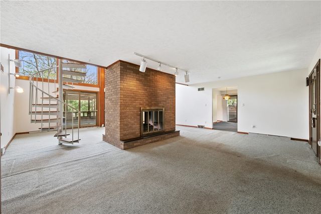 3132 Lake Rd, North Beaver Twp, PA 16102