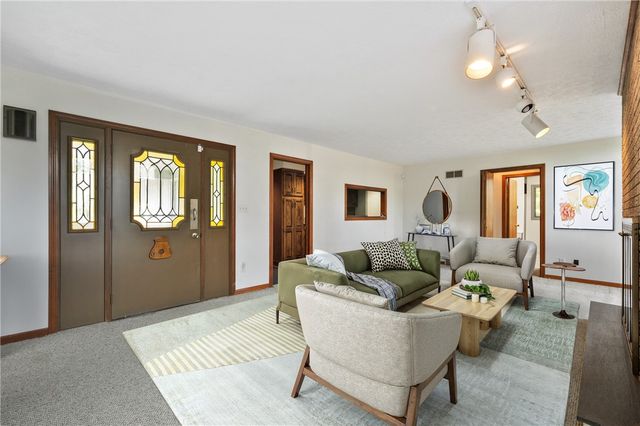3132 Lake Rd, North Beaver Twp, PA 16102