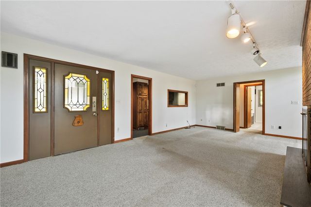 3132 Lake Rd, North Beaver Twp, PA 16102