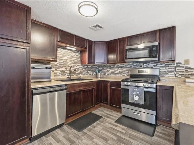 115 E Morse Avenue, Bonner Springs, KS 66012