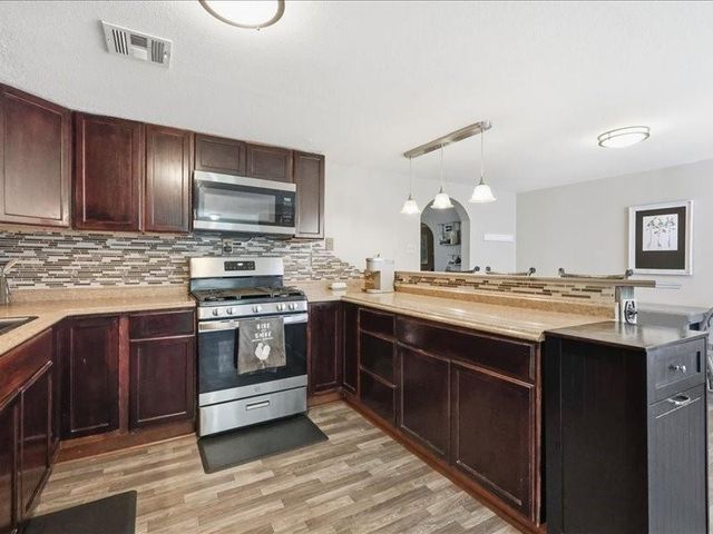 115 E Morse Avenue, Bonner Springs, KS 66012