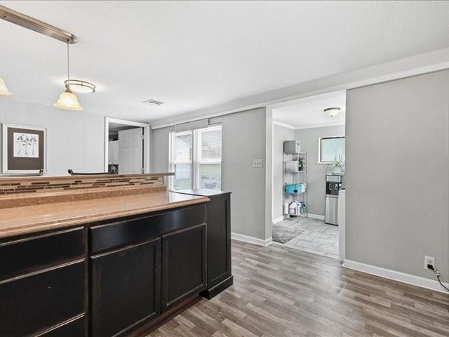 115 E Morse Avenue, Bonner Springs, KS 66012