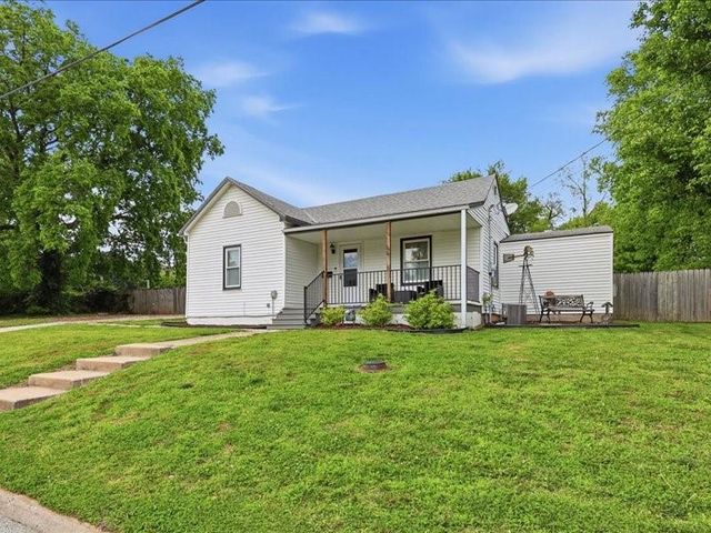 115 E Morse Avenue, Bonner Springs, KS 66012