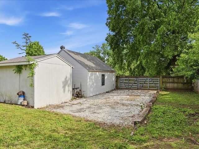 115 E Morse Avenue, Bonner Springs, KS 66012