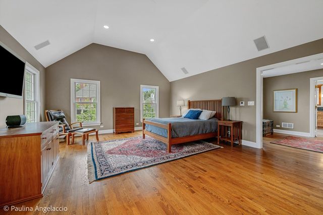 714 Thomas Court, Libertyville, IL 60048