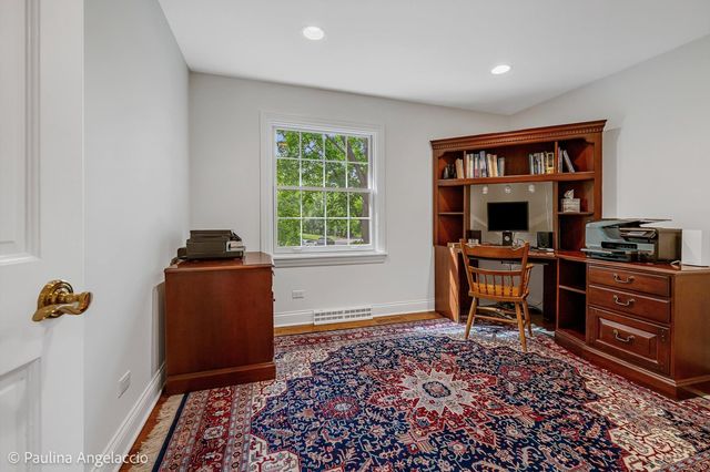 714 Thomas Court, Libertyville, IL 60048