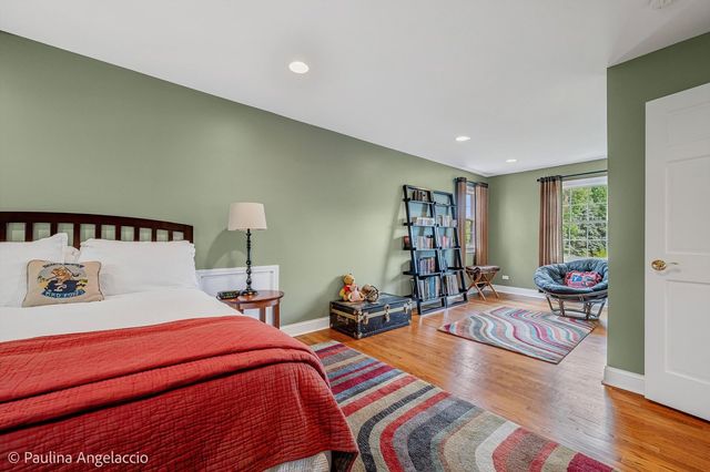 714 Thomas Court, Libertyville, IL 60048