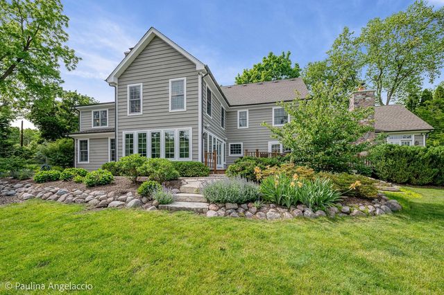 714 Thomas Court, Libertyville, IL 60048