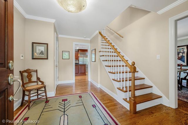 714 Thomas Court, Libertyville, IL 60048
