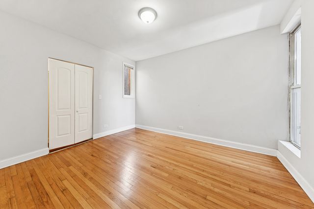 7515 S Essex Avenue 1, Chicago, IL 60649