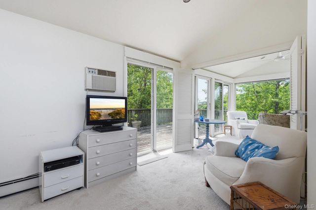 30 Edgemere Drive, Southampton, NY 11968