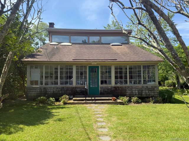 30 Edgemere Drive, Southampton, NY 11968