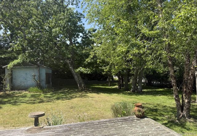 30 Edgemere Drive, Southampton, NY 11968