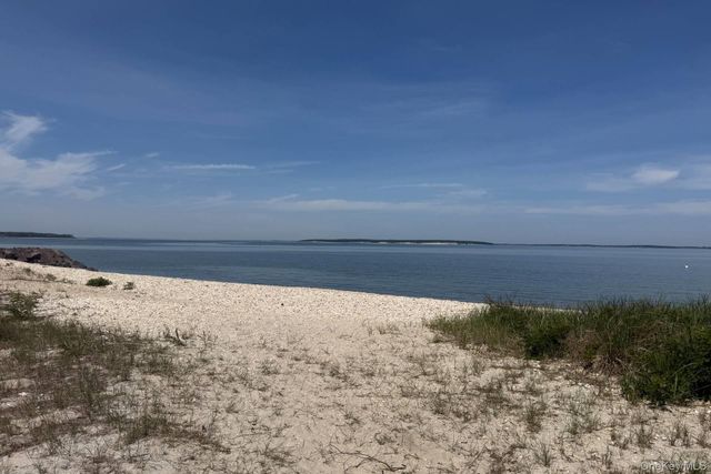 30 Edgemere Drive, Southampton, NY 11968