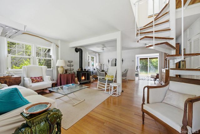 30 Edgemere Drive, Southampton, NY 11968