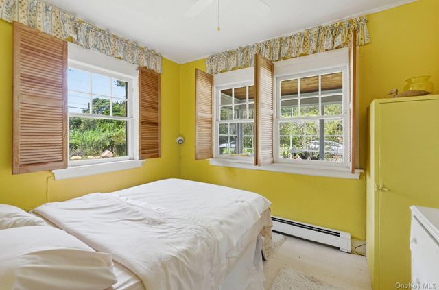 30 Edgemere Drive, Southampton, NY 11968