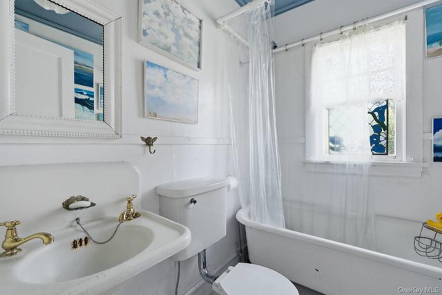 30 Edgemere Drive, Southampton, NY 11968