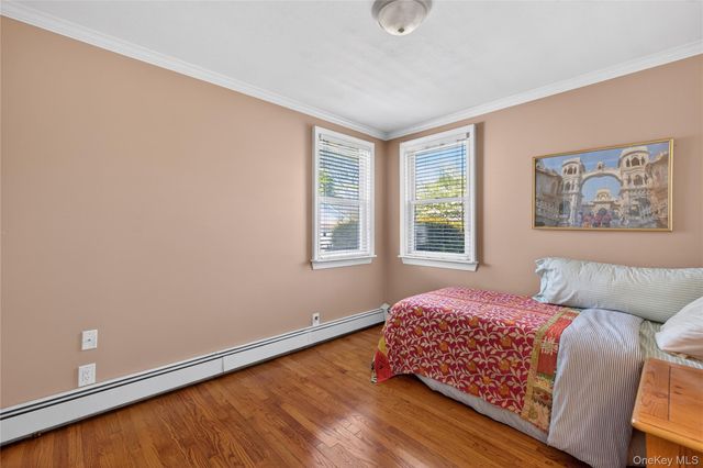 27 Spruce Street, Islip, NY 11751