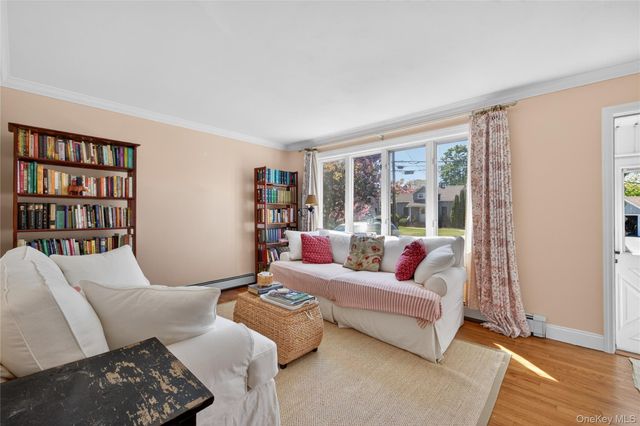 27 Spruce Street, Islip, NY 11751