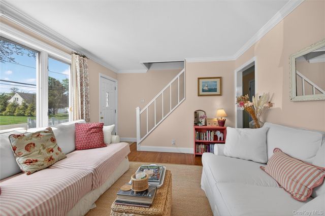 27 Spruce Street, Islip, NY 11751