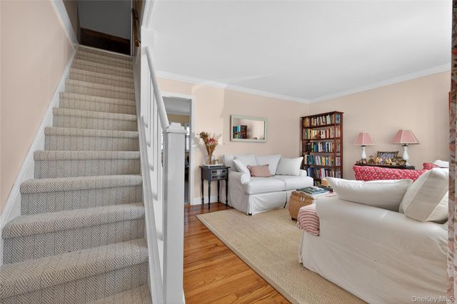 27 Spruce Street, Islip, NY 11751