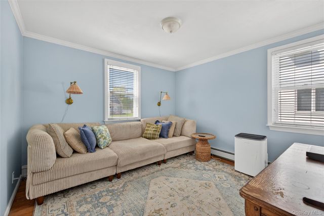 27 Spruce Street, Islip, NY 11751