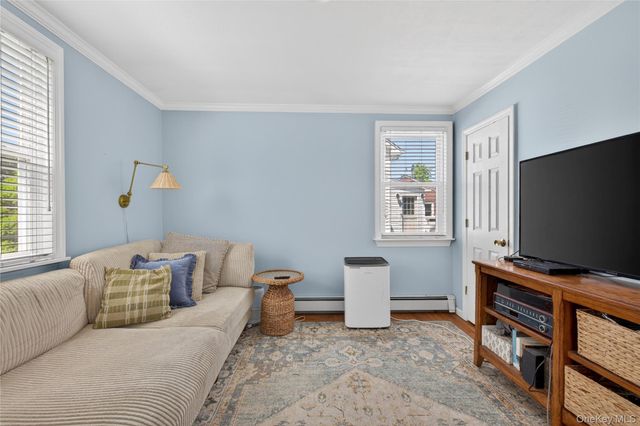 27 Spruce Street, Islip, NY 11751