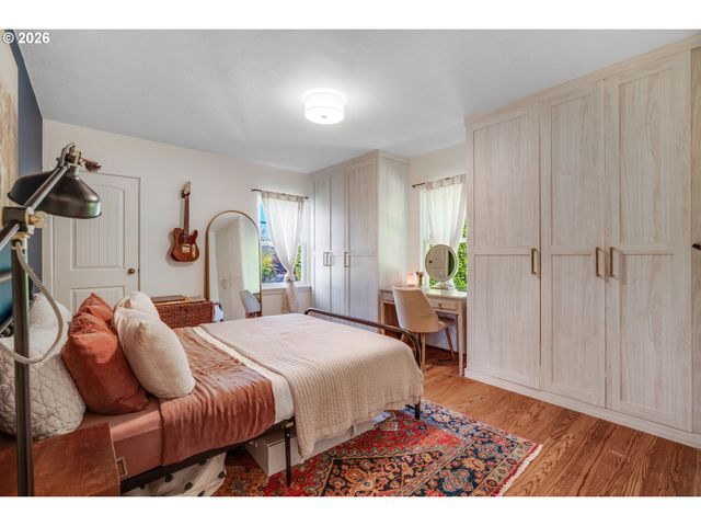 2160 Sw 79TH Ave, Portland, OR 97225