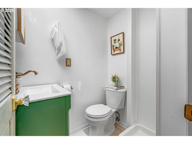 2160 Sw 79TH Ave, Portland, OR 97225
