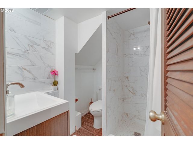 2160 Sw 79TH Ave, Portland, OR 97225