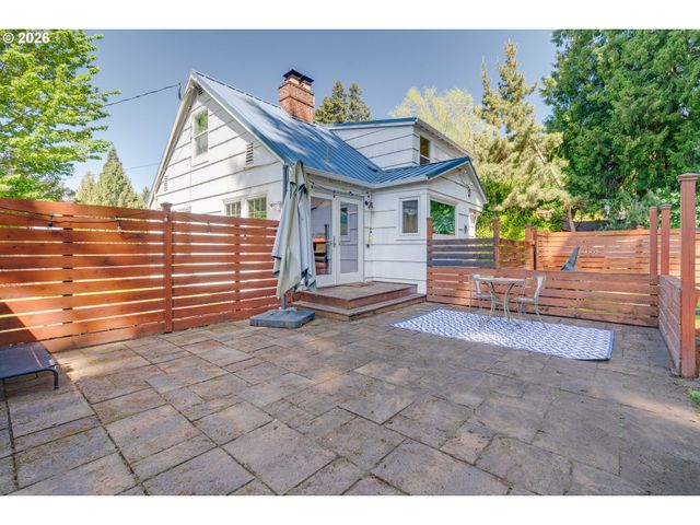 2160 Sw 79TH Ave, Portland, OR 97225