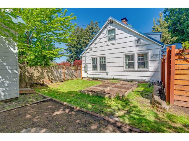 2160 Sw 79TH Ave, Portland, OR 97225