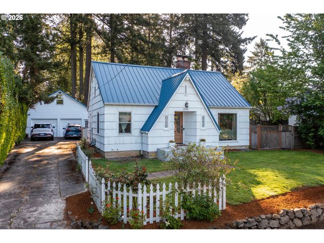2160 Sw 79TH Ave, Portland, OR 97225