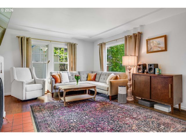 2160 Sw 79TH Ave, Portland, OR 97225