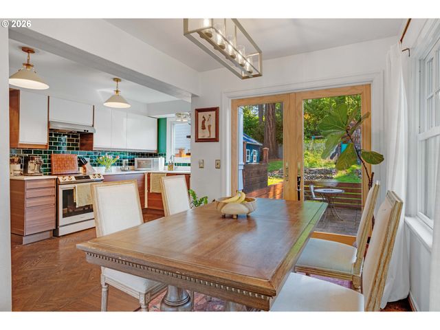2160 Sw 79TH Ave, Portland, OR 97225