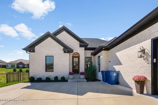 179 Cherokee Dr, Shelbyville, KY 40065