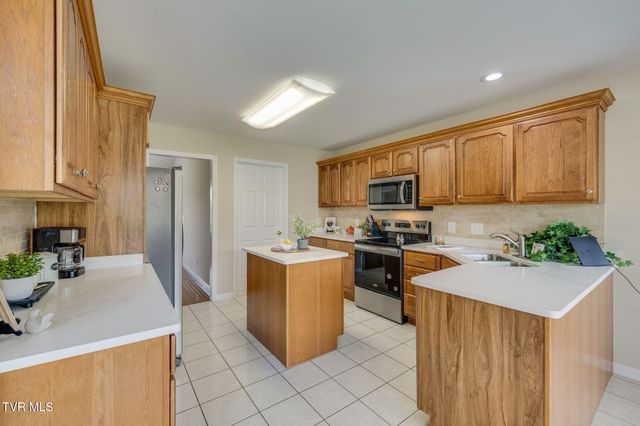 15 East Dale Court, Greeneville, TN 37745