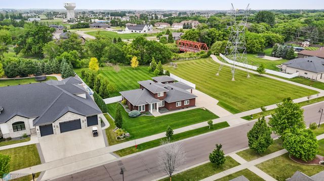 4337 66th Street S, Fargo, ND 58104