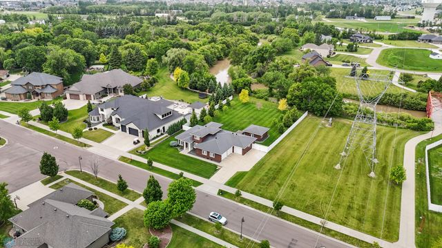 4337 66th Street S, Fargo, ND 58104