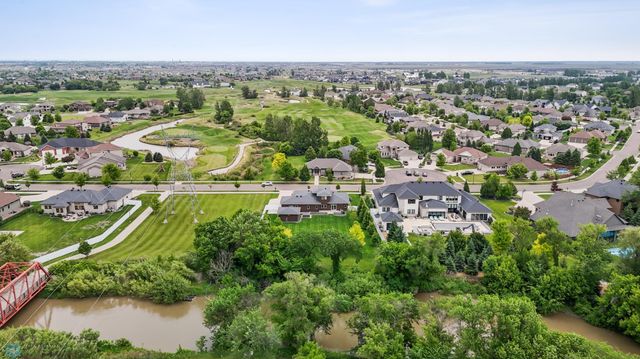4337 66th Street S, Fargo, ND 58104